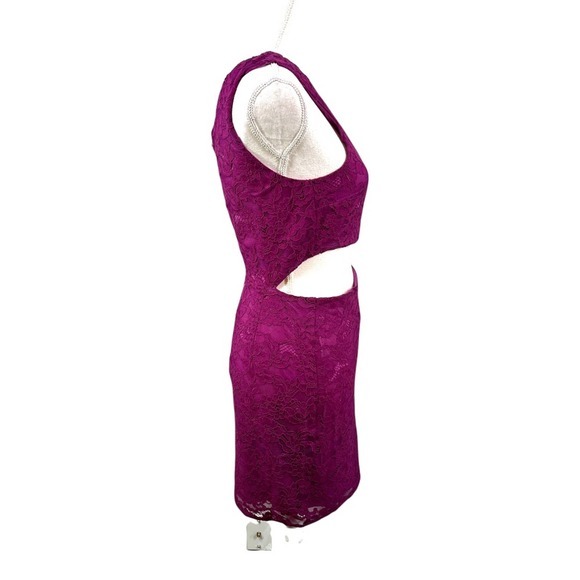 NBD x Naven‎ Elina One Shoulder Waist Cut Out Lace Mini Dress in Magenta - Picture 8 of 10